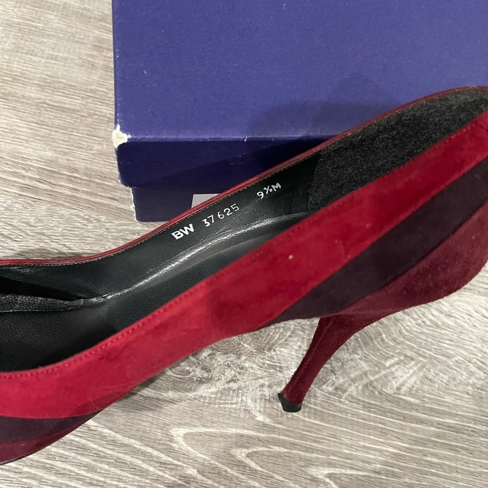 Stuart Weitzman - Picture 4 of 4